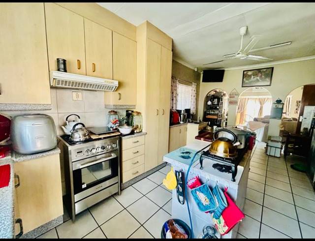 3 BEDROOM HOUSE FOR SALE IN VANDERBIJLPARK CW 3